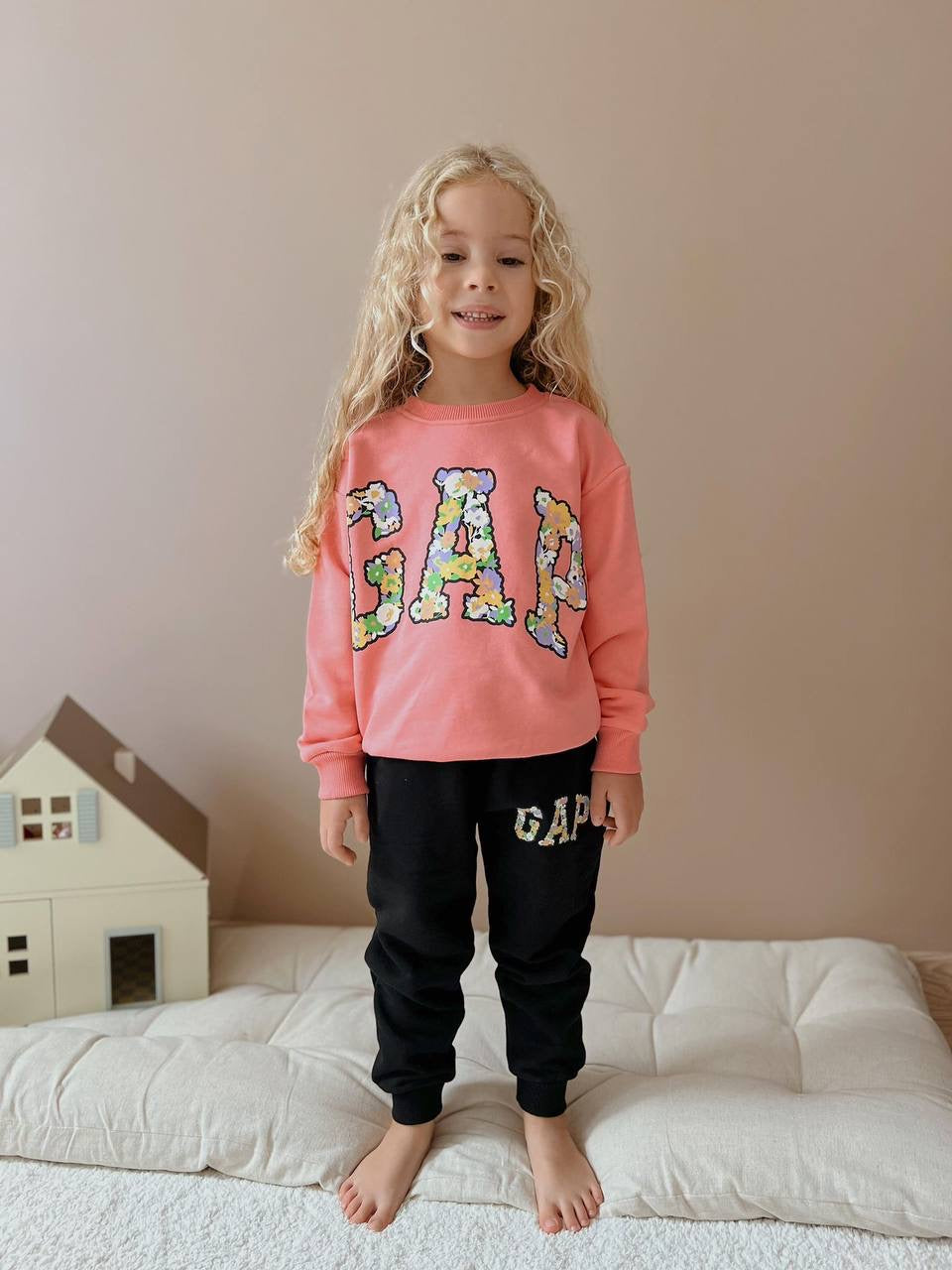 Girl GAP Black and Coral Set